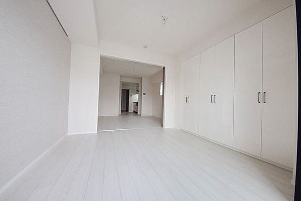 居室・リビング　写真は同タイプ住居です。