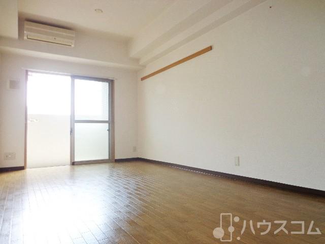 居室・リビング　広めのお部屋へお引越し♪