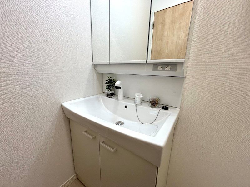 洗面設備　☆嬉しい独立洗面台☆ ※家具小物等は付きません