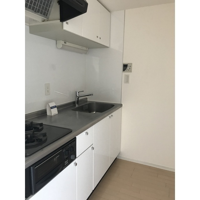 キッチン　※同タイプ別部屋の写真になります