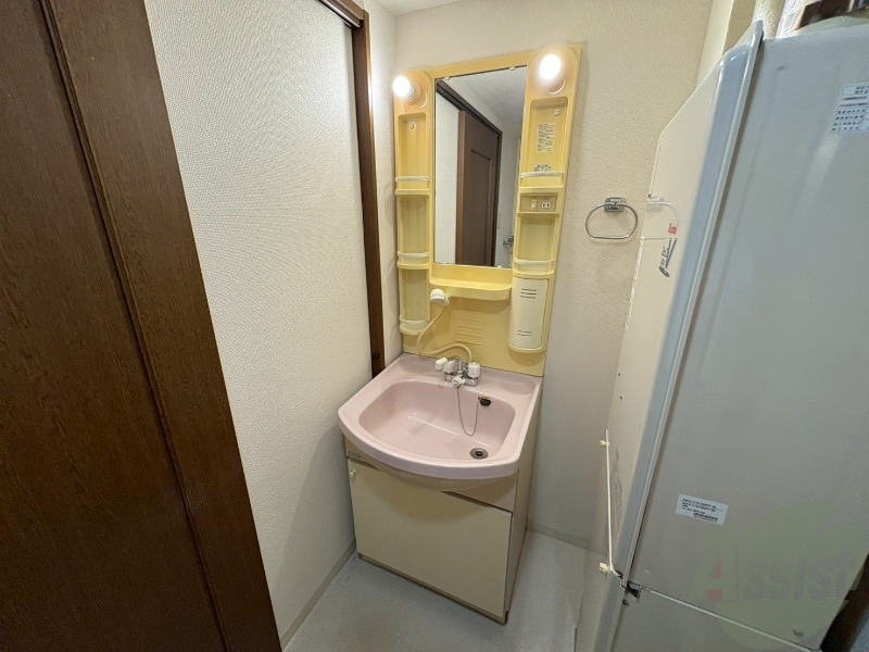 洗面設備　こちらに洗面台があります。朝の洗顔はこちらで。