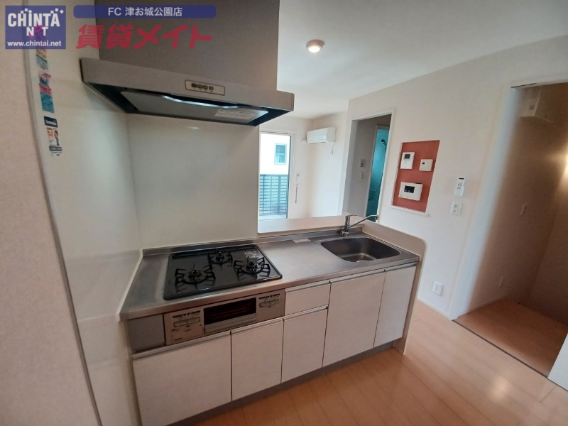キッチン　別部屋反転画像参考