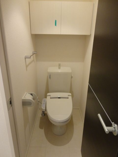 トイレ　ウォシュレット付き