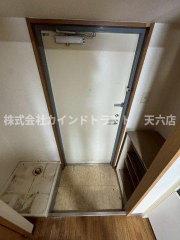 玄関　駐車場完備です