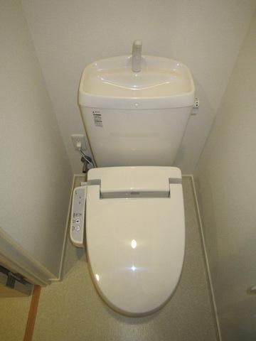 トイレ　ウォシュレット完備