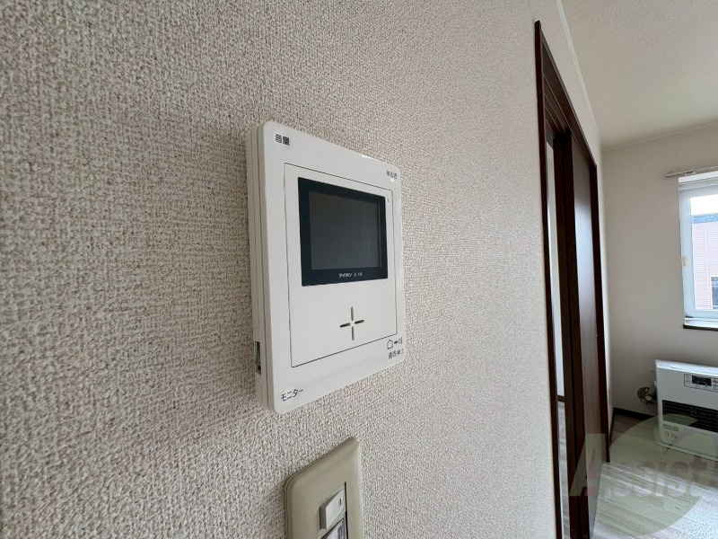 セキュリティ　ＴＶモニター付インターホンです。来客者の顔が見えるので安心！