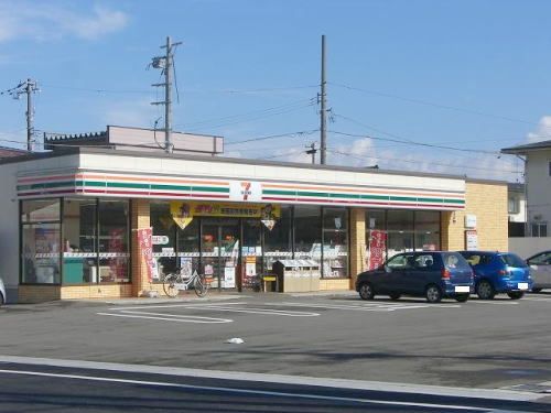 コンビニ　セブンイレブン 福井みのり店（コンビニ）まで200m
