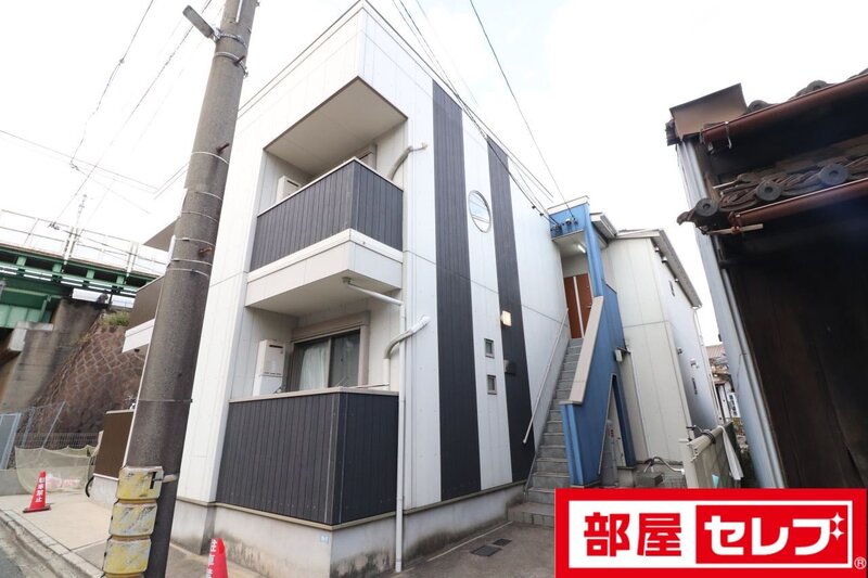 建物外観　お洒落なデザイナーズアパート