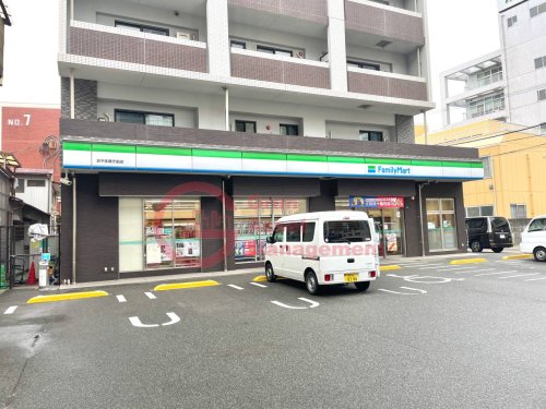 コンビニ　ファミリーマート おやま県庁前店（コンビニ）まで85m