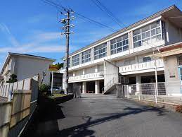小学校　西脇市立桜丘小学校（小学校）まで4136m