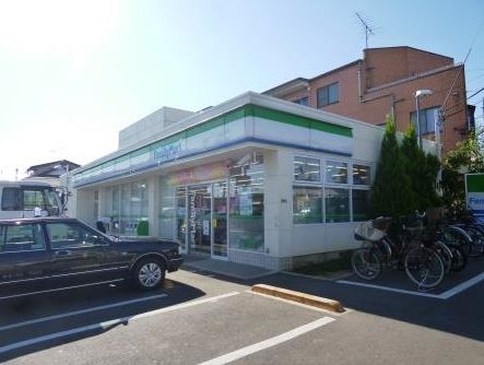 コンビニ　ファミリーマート 世田谷中町店（コンビニ）まで280m