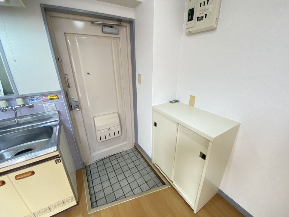 玄関　シューズボックスあります。