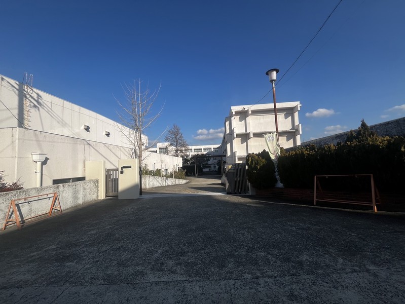 小学校　三木市立自由が丘小学校（小学校）まで543m