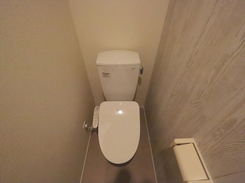 トイレ　温水洗浄暖房便座付トイレ　同仕様写真