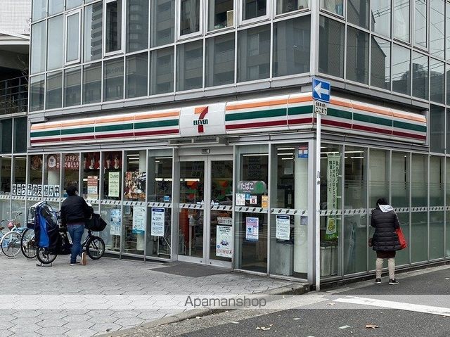 コンビニ　セブンイレブン（コンビニ）まで353m
