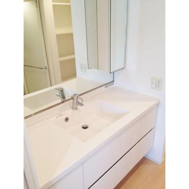 洗面設備　※写真は同タイプ住戸です。