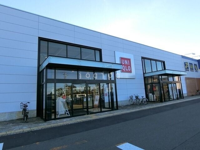 ショッピングセンター　ユニクロ恵庭店（ショッピングセンター）まで826m