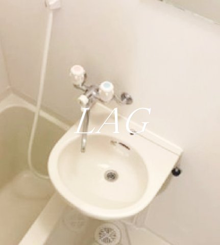 洗面設備　洗面台です。