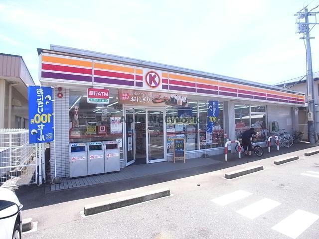 コンビニ　ファミリーマート神戸町井田店（コンビニ）まで584m