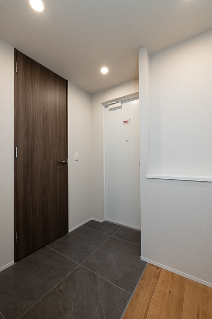 玄関　※写真は同タイプ住戸です。