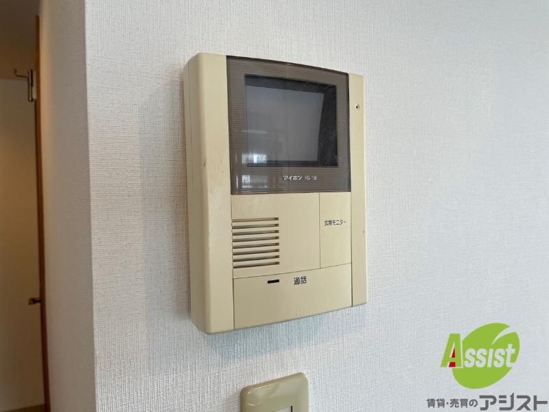 セキュリティ　ＴＶモニター付インターホンです。来客者の顔が見えるので安心！