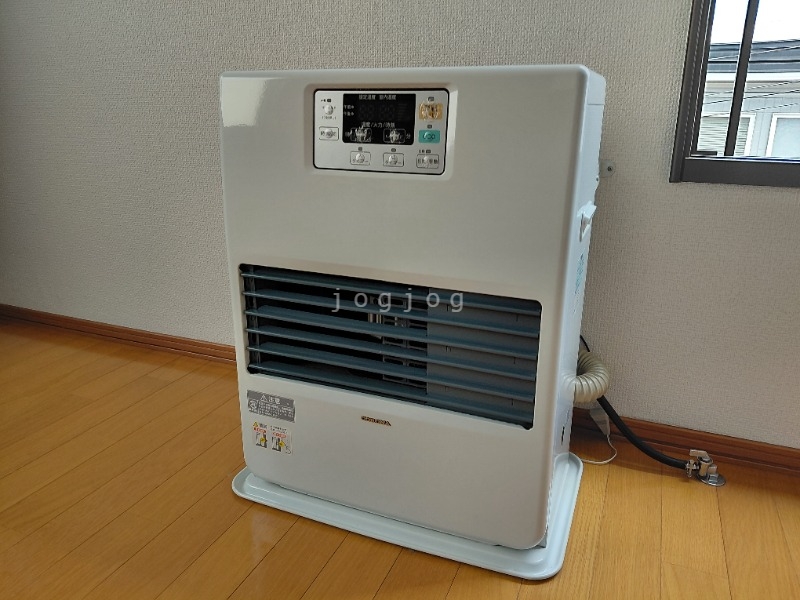 その他設備　冬はあったか石油ストーブです。