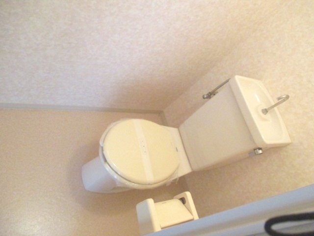 トイレ　清潔感のあるトイレです
