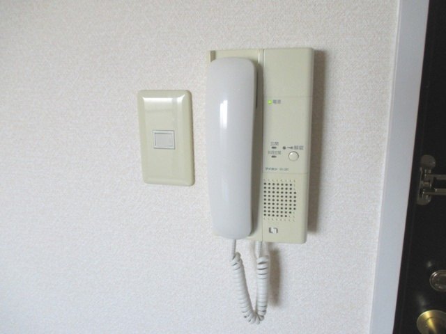 セキュリティ　来客時に便利、インターホンです