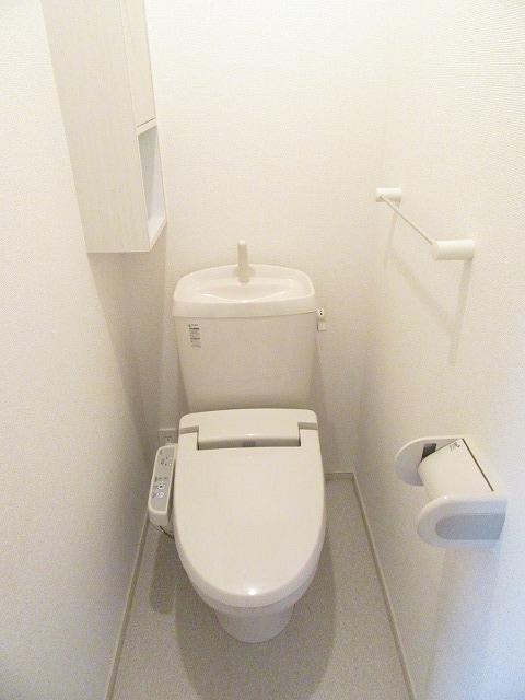 トイレ　ウォシュレット付きの洋式トイレです♪