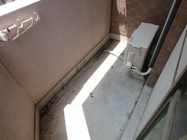 バルコニー　別部屋の写真となります。