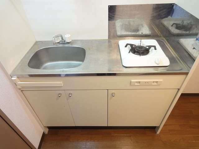 キッチン　別部屋の写真となります。