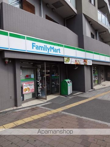 コンビニ　ファミリーマート（コンビニ）まで317m