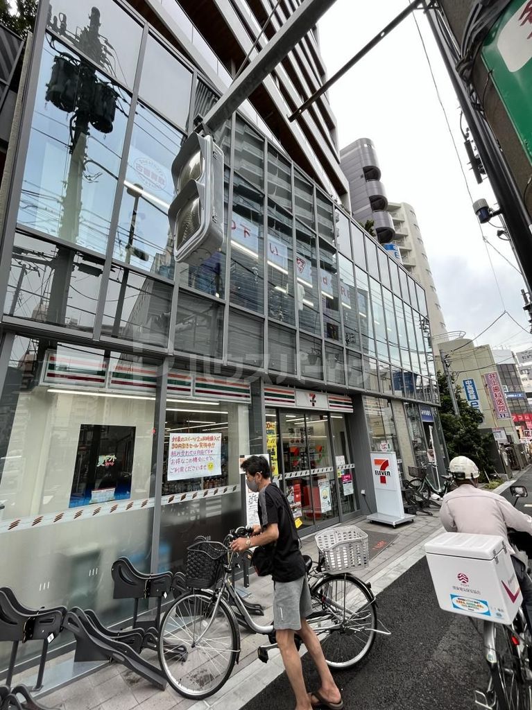 コンビニ　セブンイレブン荒川町屋駅前（コンビニ）まで20m