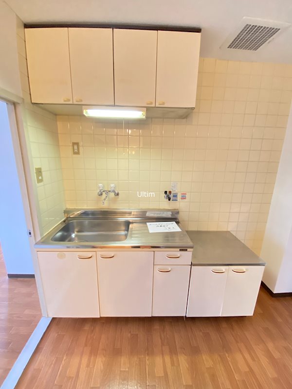 キッチン　別部屋のお写真です。ご参考までに！