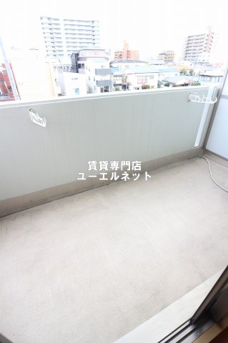 バルコニー　バルコニー付きで採光＆風通し良好！