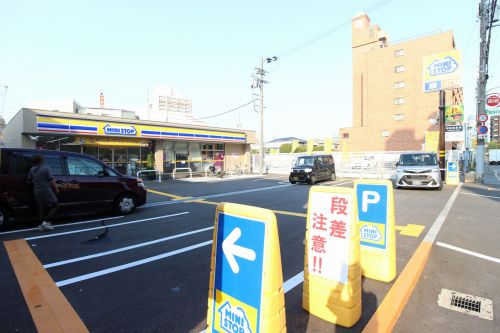 コンビニ　ミニストップ豊中庄内西町店（コンビニ）まで305m
