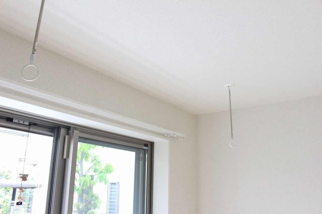 その他設備　花粉や梅雨の季節に重宝します！室内物干し器具♪