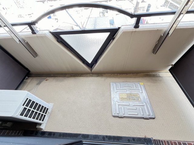 バルコニー　陽当たり良好なバルコニーです