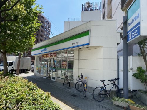 コンビニ　ファミリーマート　 江戸堀三丁目店（コンビニ）まで91m