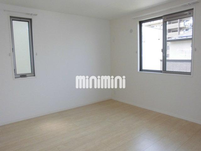 居室・リビング　寝室にも最適なお部屋です