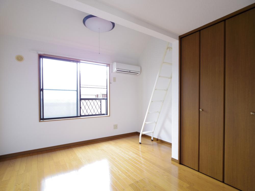 居室・リビング　日当りの良い明るいフローリングのお部屋です！