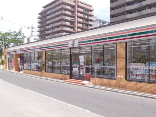 コンビニ　セブン-イレブン江東佐賀２丁目店（コンビニ）まで378m