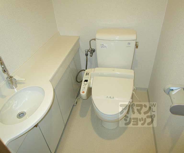 トイレ　２０２号室の写真です。