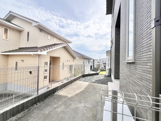 エントランス　ゆとりのあるエントランスです
