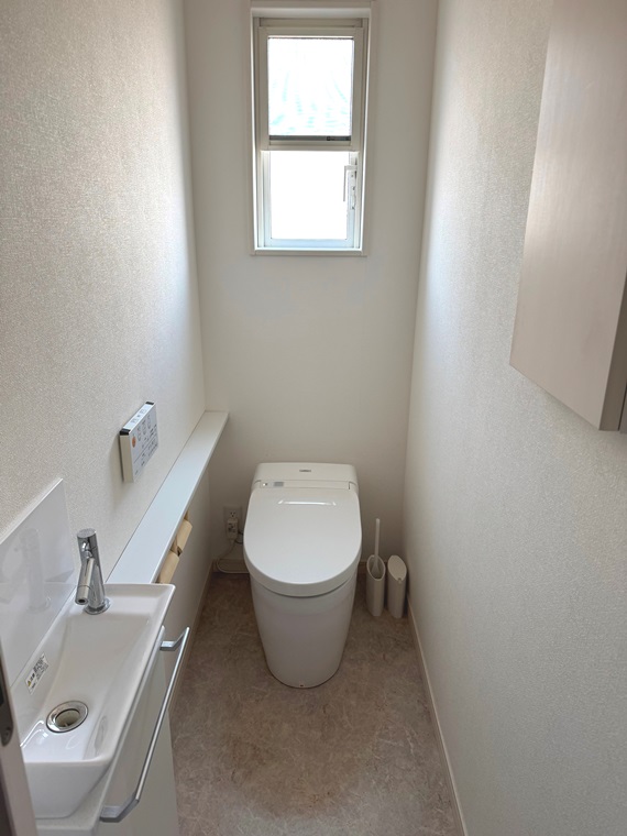トイレ　清潔感のあるトイレです