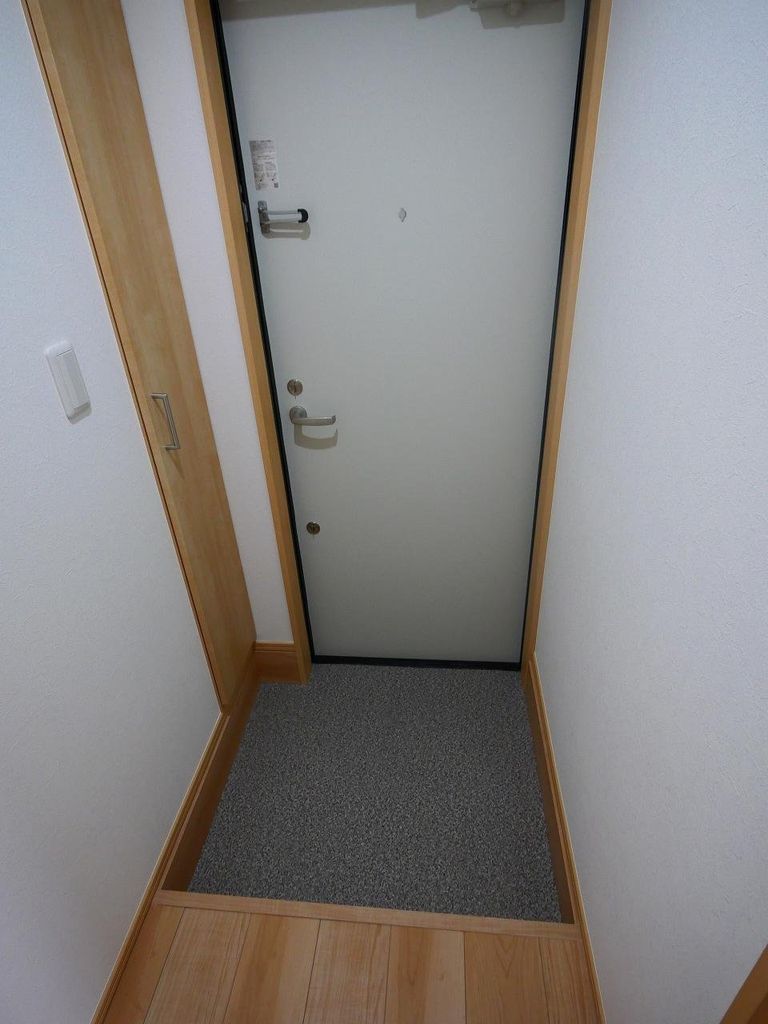 プライムスクエア福住の玄関写真