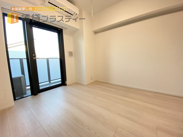 居室・リビング　シンプルなお部屋が一番ですね。