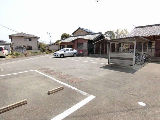駐車場　駐車場完備です