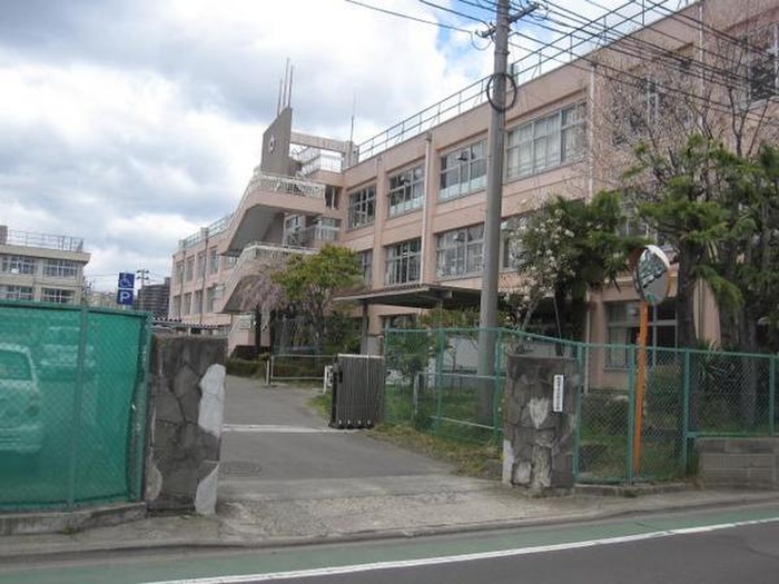 小学校　長町小学校（小学校）まで130m