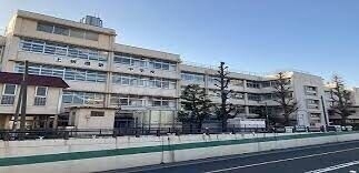 中学校　板橋区立上板橋第一中学校（中学校）まで651m